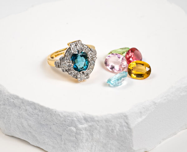 14K Gold Adjustable Ring With .81c Diamonds & Six Interchangable 2.46 carat Oval Cut Gemstones