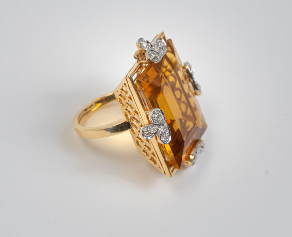 14K Gold Adjustable Ring With 0.61c Diamonds & Six 35.72 Carat Interchangeable Emerald Cut Gemstones - Image 4